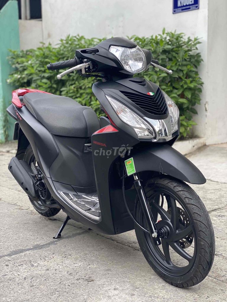 Honda Vision đen sần cần bán chính chủ biển Hn