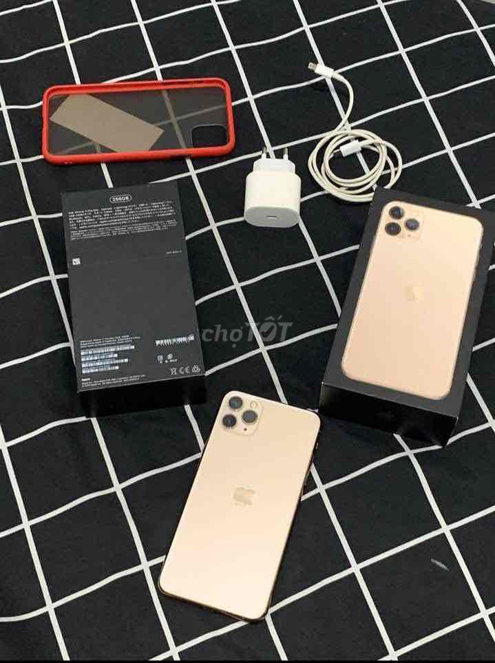 iphone 11 ProMax 64gb quốc tế vàng vợ xài BH 6th