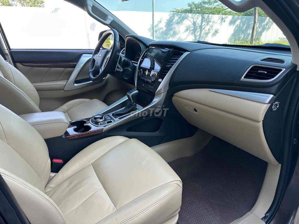 Mitsubishi Pajero Sport 2017 3.0V6 4x4 Xăng 2 Cầu. Mua bán Ô tô tại Quận Cầu Giấy Hà Nội được đăng bởi Vũ Kiên hình 9