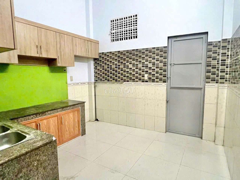 Дом 449 Huong Lo 2, рядом с перекрестком Bon Xa, 4 спальни