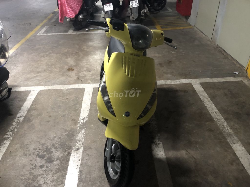Xe máy Piaggio Zip màu vàng cho nữ. Mua bán Xe máy tại Quận Hai Bà Trưng Hà Nội được đăng bởi mari time hình 2