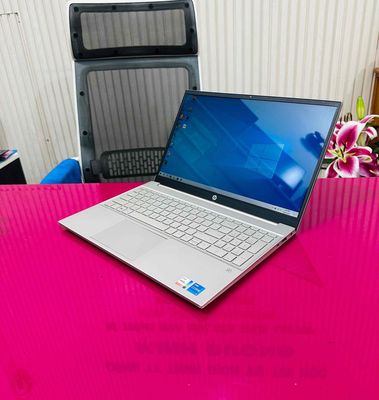 HP 15EG I5 1135G7 Ram 8G SSD 512G 15.6" Full HD