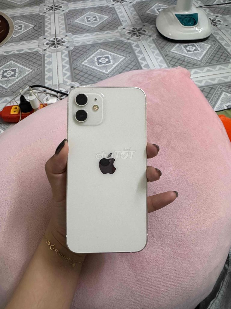 Apple iPhone 12 64GB Trắng Đã dùng. Mua bán Điện thoại tại Thành phố Thuận An Bình Dương được đăng bởi Trần Duyên hình 1