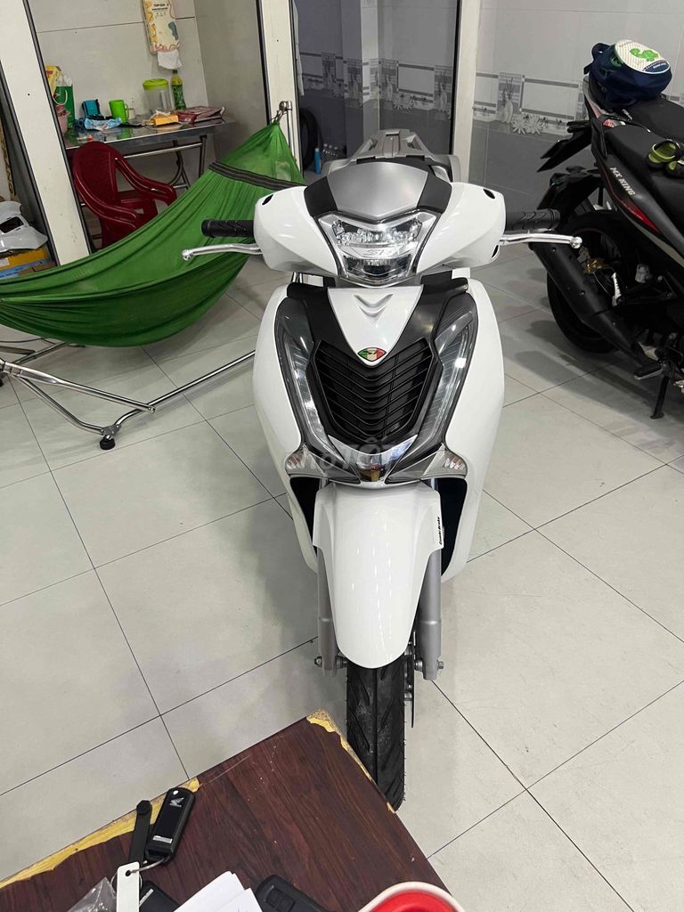 Honda SH 150 ABS 2019 Trắng. Mua bán Xe máy tại Huyện Trảng Bom Đồng Nai được đăng bởi cửa hàng xe máy Trần Sơn  hình 1