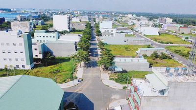 Cơ hội vàng đất 6m x 19m view sông, lưng tựa hồ vị trí đắc địa SHR. Mua bán đất tại Huyện Đức Hòa Long An được đăng bởi Nguyễn Tuấn