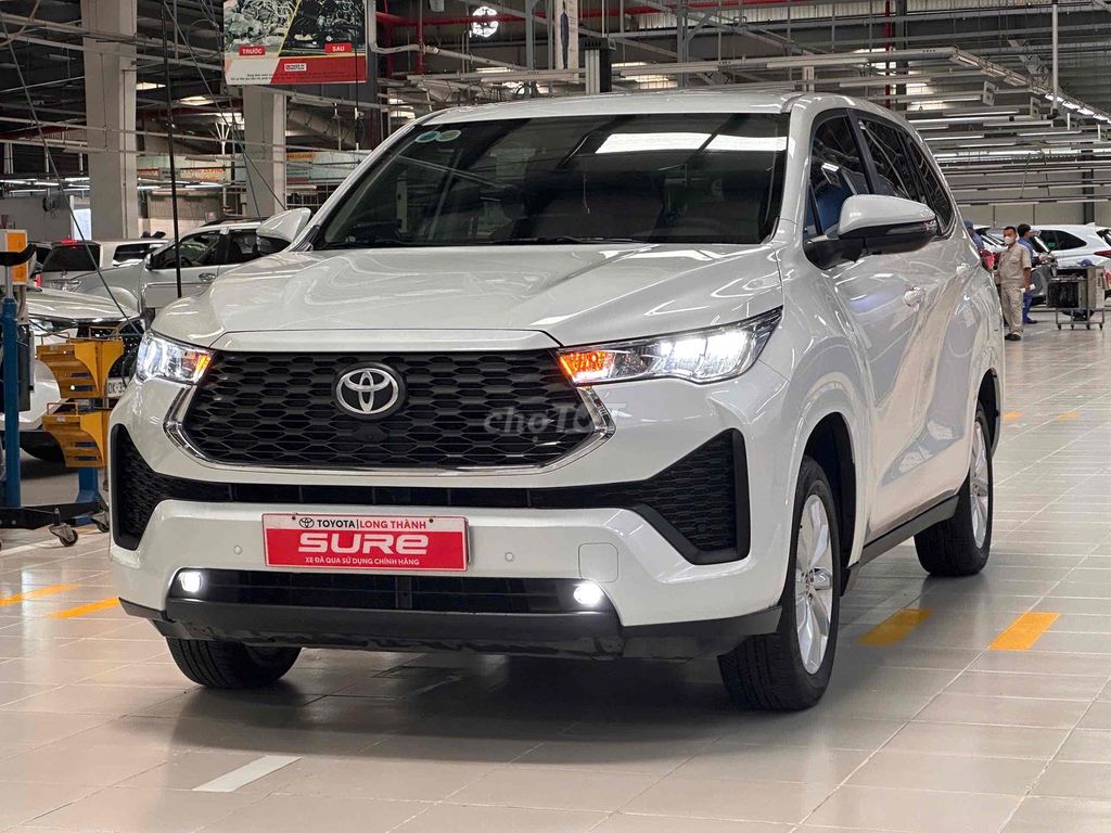 Toyota Innova Cross 2.0V 2024 Trắng 19.000 km