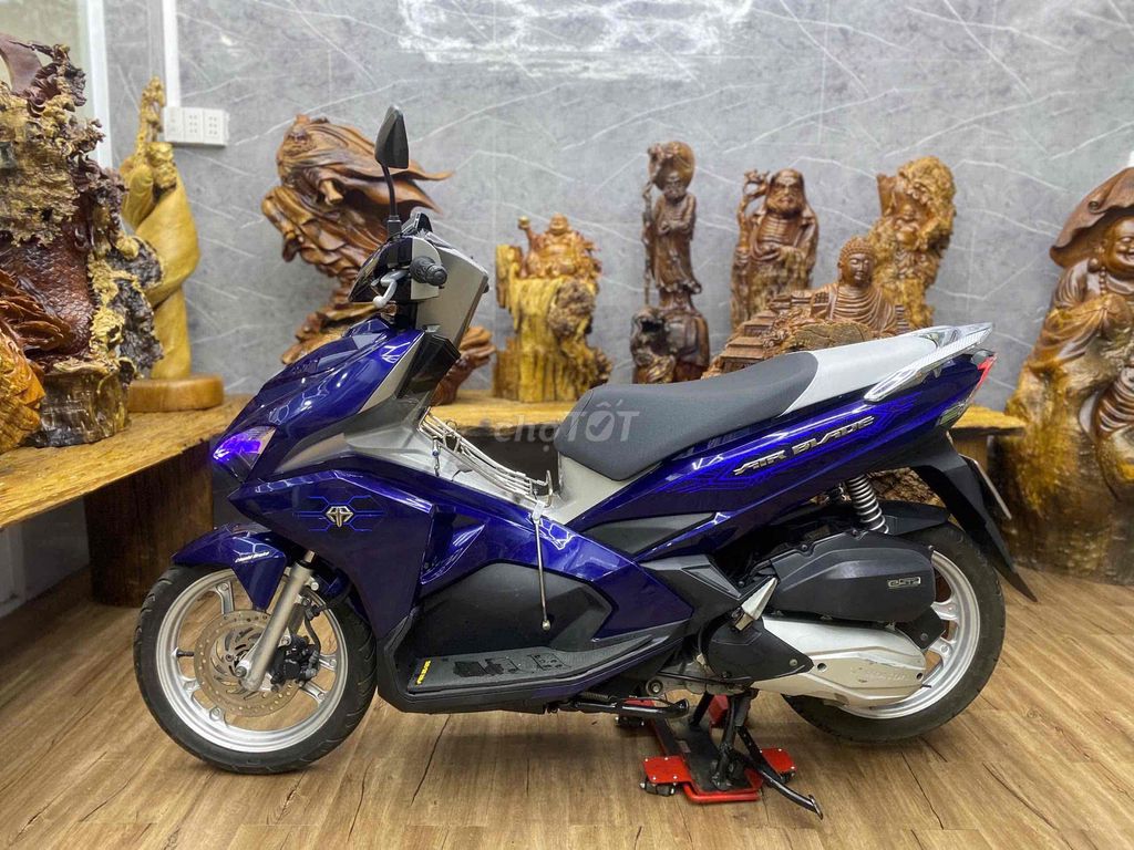 👉Airblade 2018 chính chủ bstp khoá smartkey. Mua bán Xe máy tại Quận 7 Tp Hồ Chí Minh được đăng bởi Xe Cũ Hiếu CT hình 6