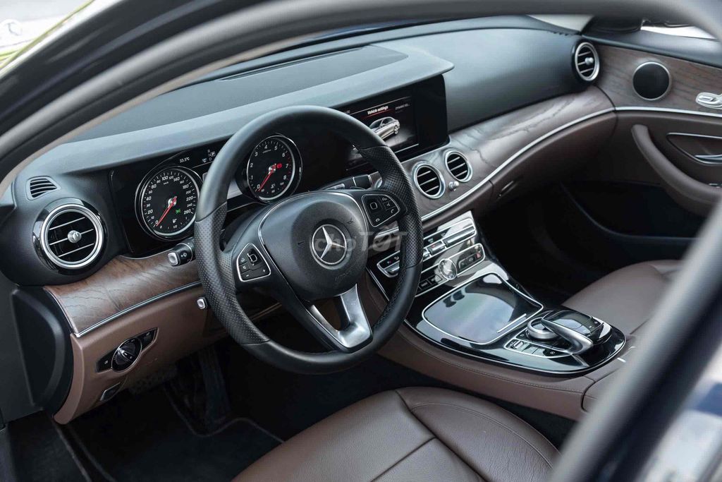 LONG ANH AUTO về Mercedes E200 model 2017. Mua bán Ô tô tại Quận 7 Tp Hồ Chí Minh được đăng bởi LongAnh AuTo  hình 15