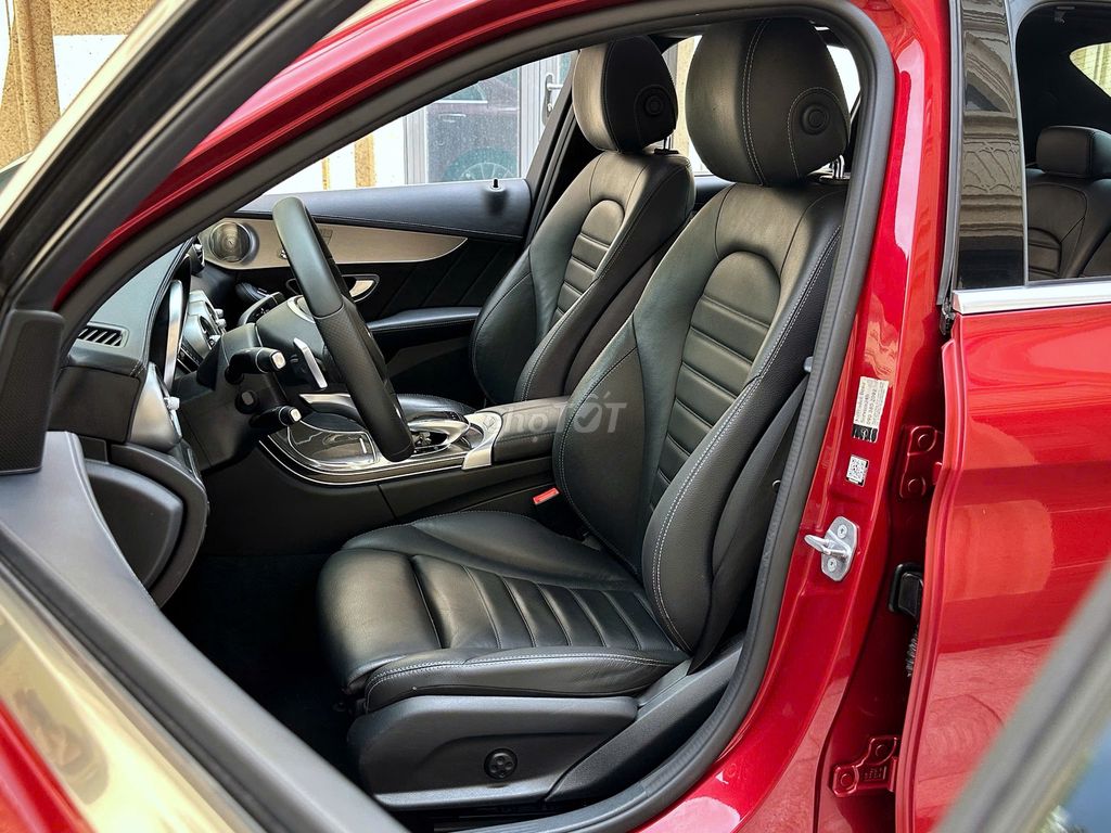 Mercedes C Class C300 AMG 2017  xe đi ít, màu đẹp. Mua bán Ô tô tại Quận Long Biên Hà Nội được đăng bởi Long Biên Cars hình 3