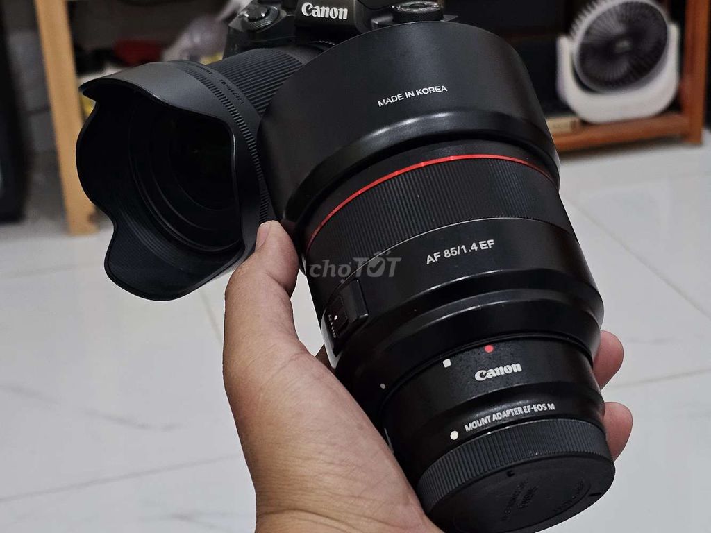 Còn 2 ống kính và ngàm canon M