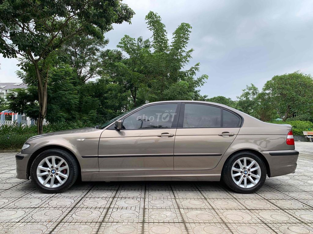 Em cần bán BMW 318 2.0 bản sport máy số đại chất. Mua bán Ô tô tại Quận Hà Đông Hà Nội được đăng bởi Vạn Phúc hình 13