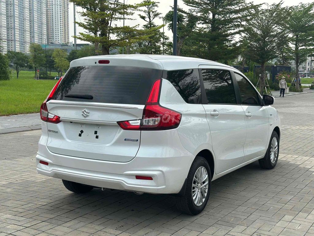 Suzuki Ertiga Hybrid 2023 механическая гибридная версия