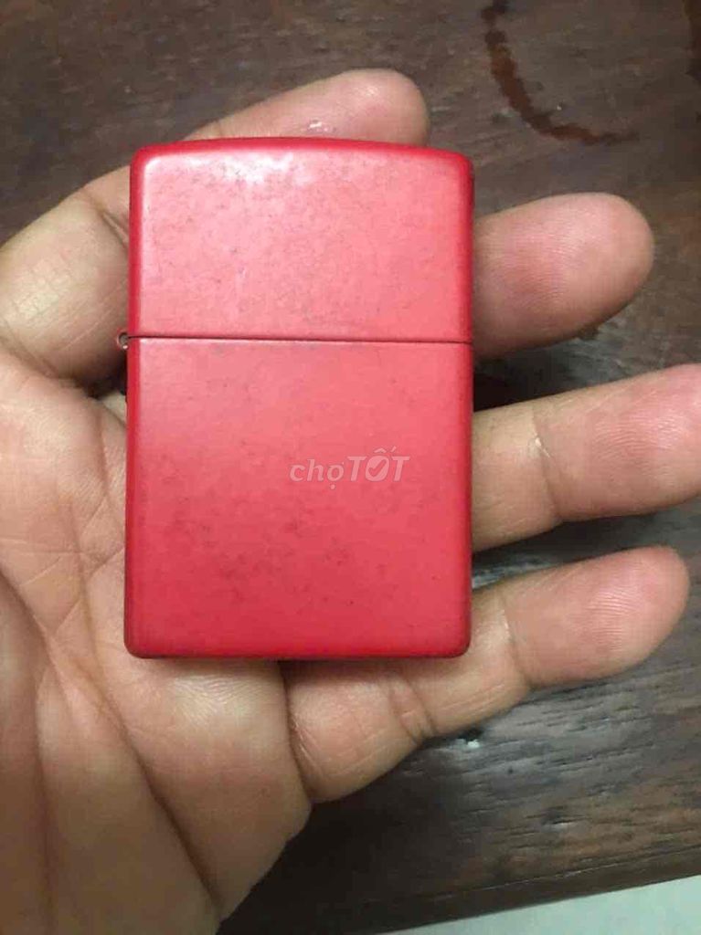 em bán chiếc zippo như hình