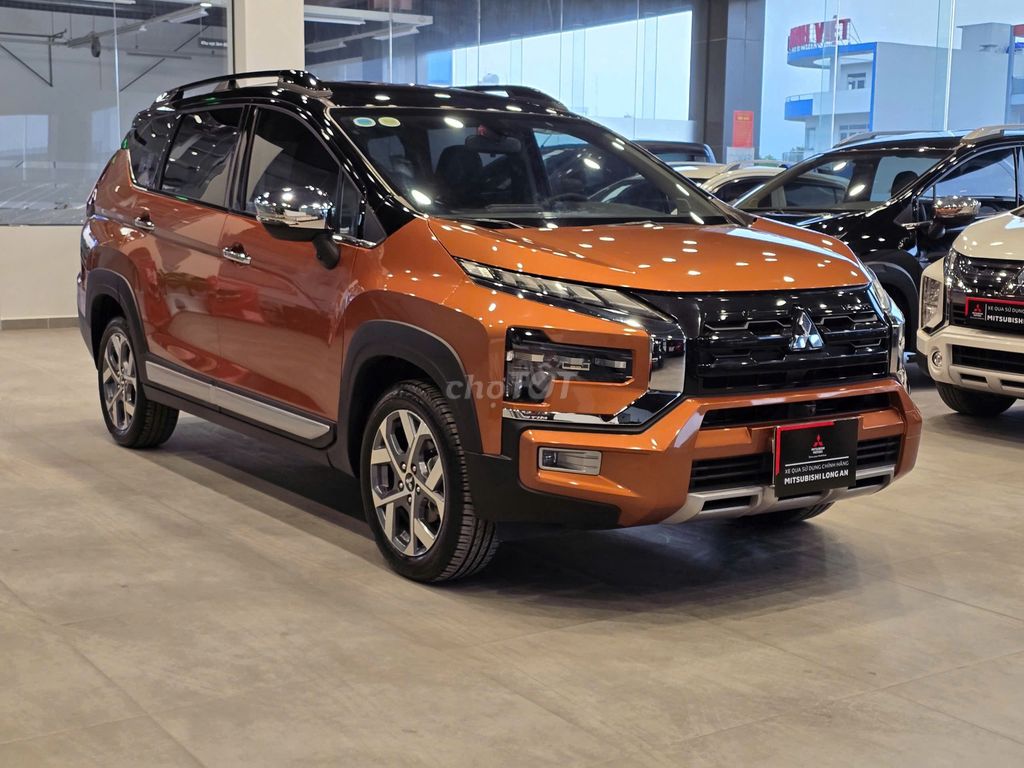 Mitsubishi Xpander Cross 2023 - Odo 30.400 km