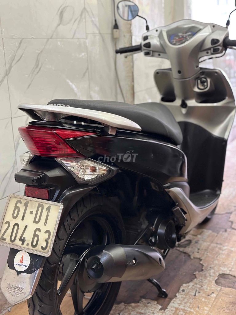 Honda Vision Đời 2012 . BSTP Chính Chủ. Mua bán Xe máy tại Quận Phú Nhuận Tp Hồ Chí Minh được đăng bởi Ngọc Huy hình 6