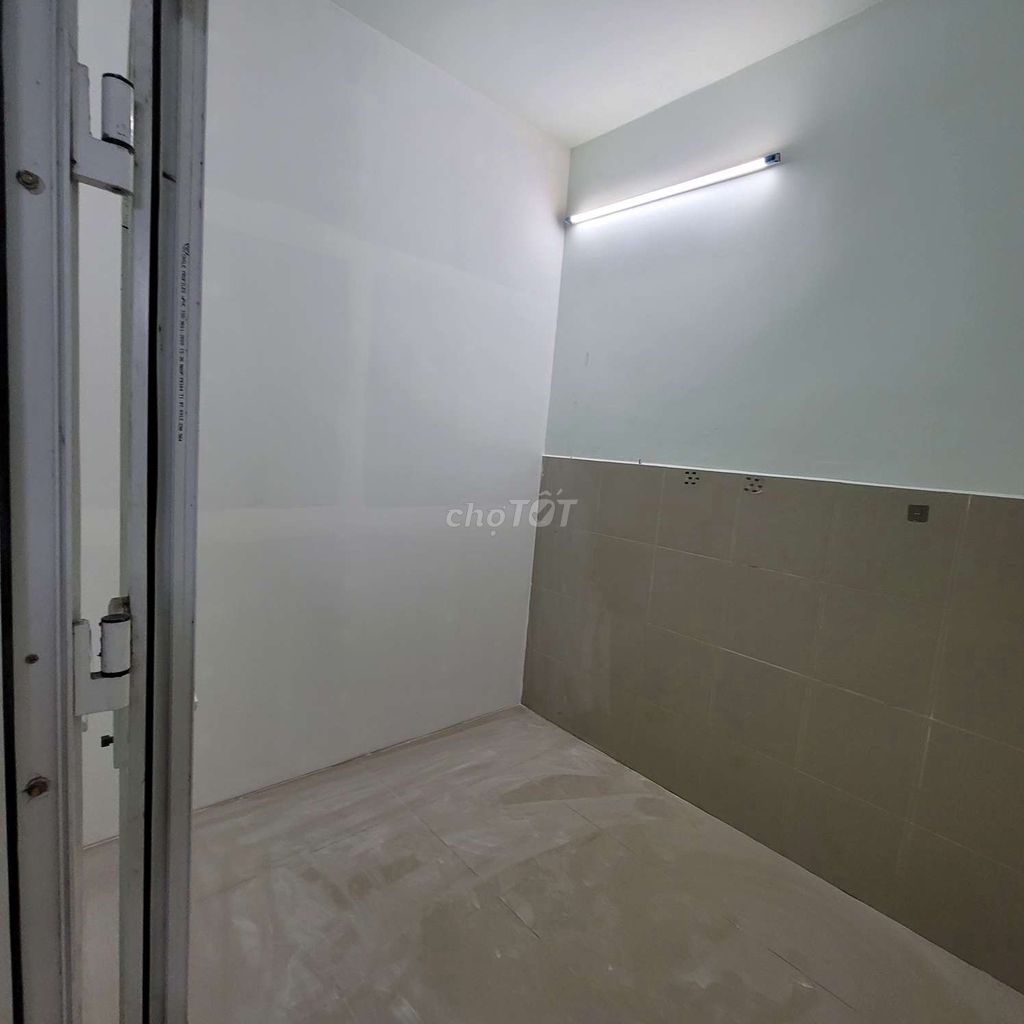 Cho thuê nhà Phạm Văn Chiêu, Gò Vấp, 4x18m, 2PN, có gác, 8.5tr