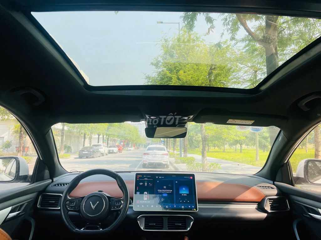 Vinfast VF8 Plus 2023 Trắng NT nâu da bò, pin CATL. Mua bán Ô tô tại Quận Thanh Xuân Hà Nội được đăng bởi Mr Phúc Vinfast lướt hình 9