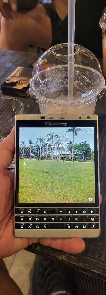 BlackBerry Passport Bạc. Mua bán Điện thoại tại Quận Tân Phú Tp Hồ Chí Minh được đăng bởi Hoàng Thân Minh hình 1