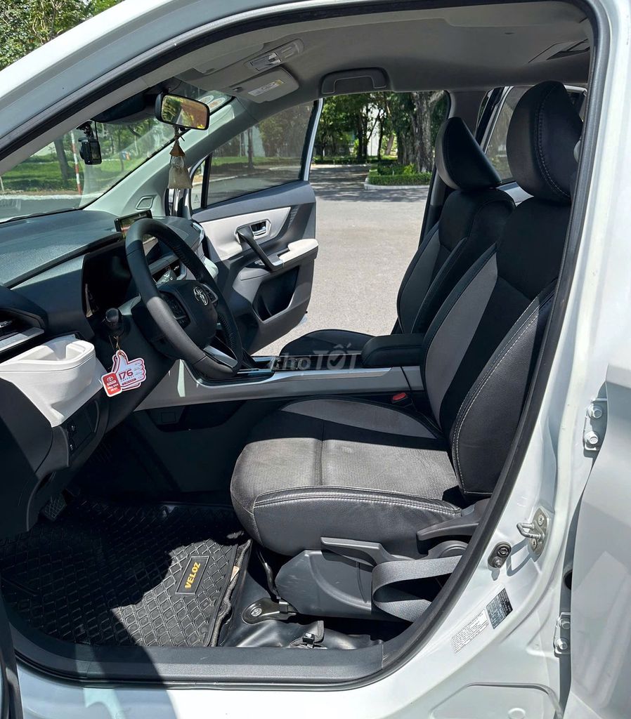 Toyota Veloz Cross 2022 CVT Top siêu mới. Mua bán Ô tô tại Quận 12 Tp Hồ Chí Minh được đăng bởi NHI Ô TÔ AN SƯƠNG hình 7