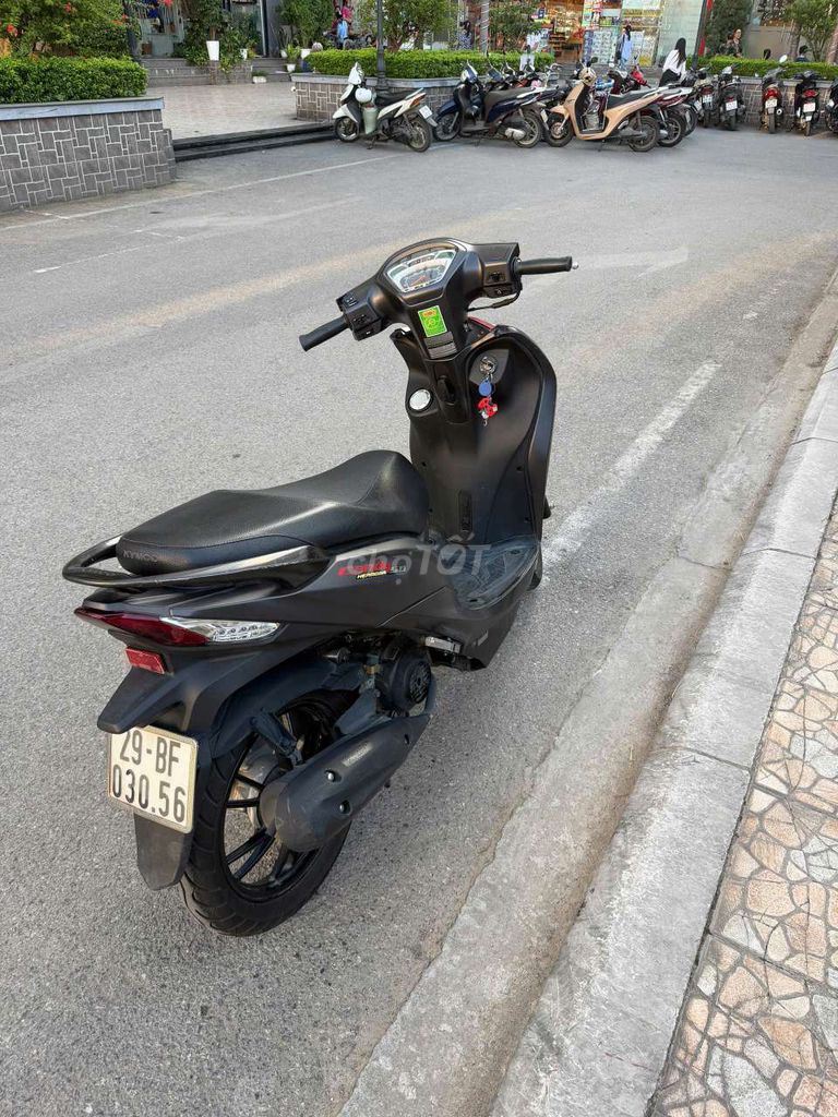 Xe tay ga Kymco Candy 50cc Đen đỏ