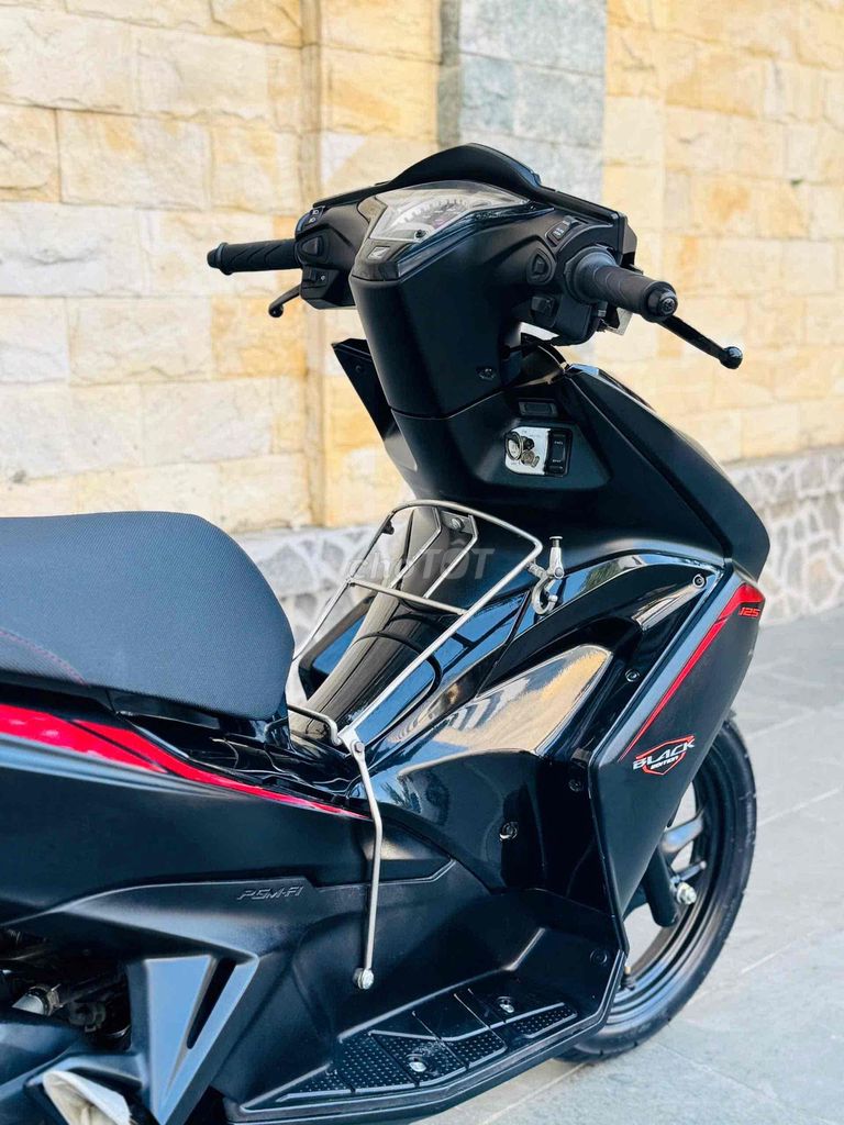 Airblade 125fi đen nhám cuối 2015 sơn máy zin 100%. Mua bán Xe máy tại Quận Cầu Giấy Hà Nội được đăng bởi nguyễn bích thuỷ hình 6