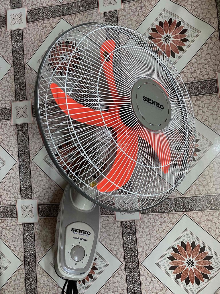 Quạt treo tường Senko T1826 2 dây còn đẹp chạy êm. Mua bán Quạt tại Quận 1 Tp Hồ Chí Minh được đăng bởi Chú Nghị BÁN QUẠT VÀ SỬA ĐỒ ĐIỆN CŨ hình 1