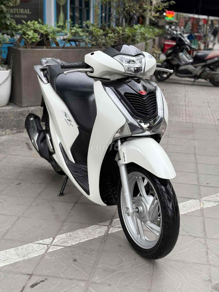 SH125 ABS 2018 cực chất - Trả trước 40tr nhận xe ✅. Mua bán Xe máy tại Quận Hai Bà Trưng Hà Nội được đăng bởi Nguyễn thị xuân hình 5