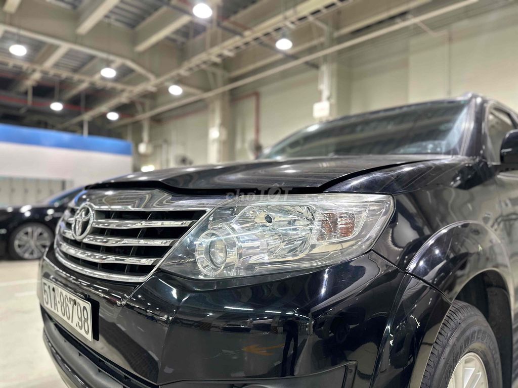 Toyota Fortuner 2014 2.7V Черный Автомат