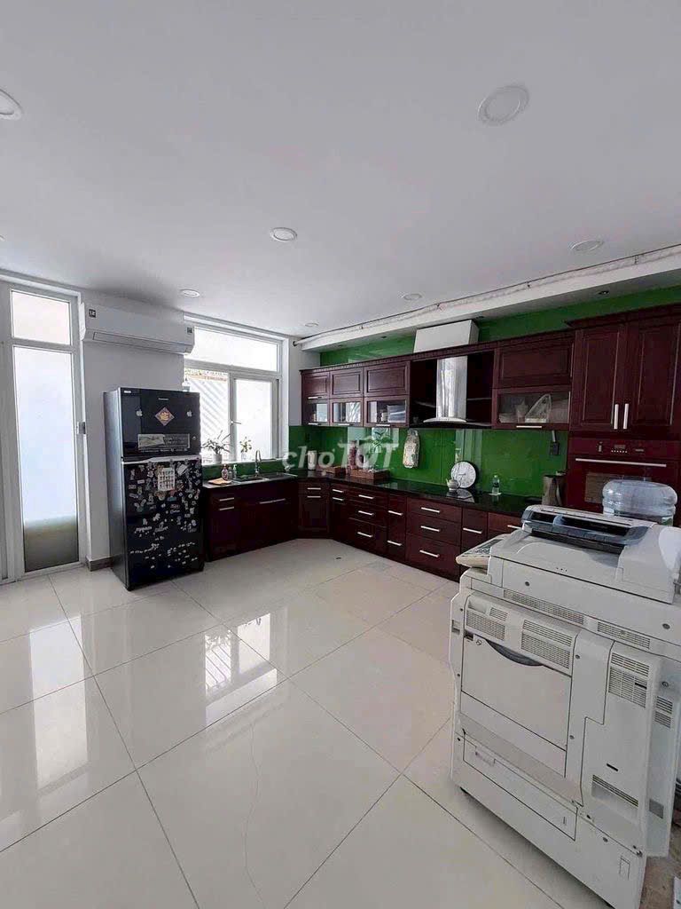 Аренда · 4 комн. · 126 м² · Quận 7, ул. Đường số 40