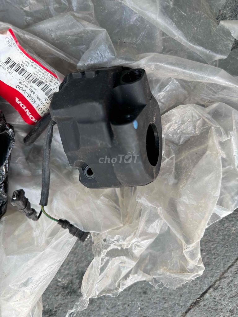 Công tắc xe máy Honda Vario Đen. Mua bán Phụ tùng xe tại Quận Gò Vấp Tp Hồ Chí Minh được đăng bởi thanh Tiến hình 3