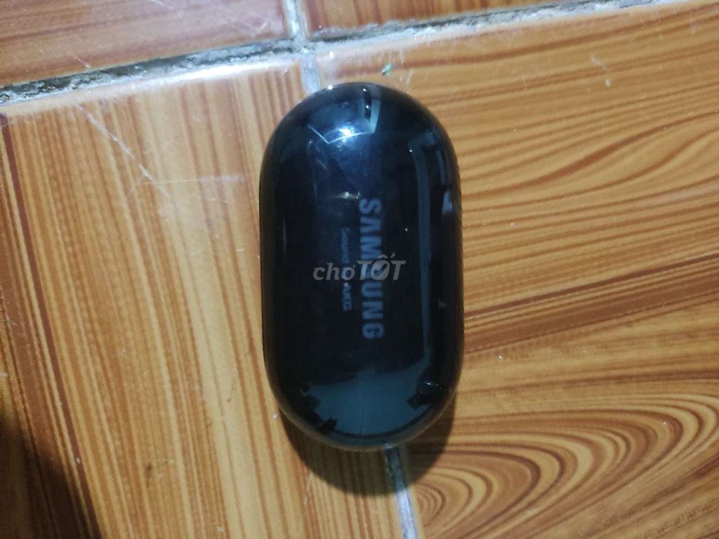 Cần bán tai nghe hông dây Bluetooth