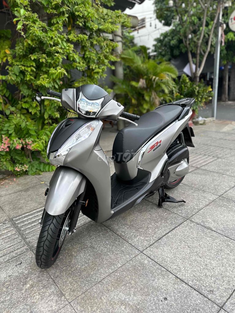 sh 300i chữ T cảng dài lướt 6000km zin 100% bstp