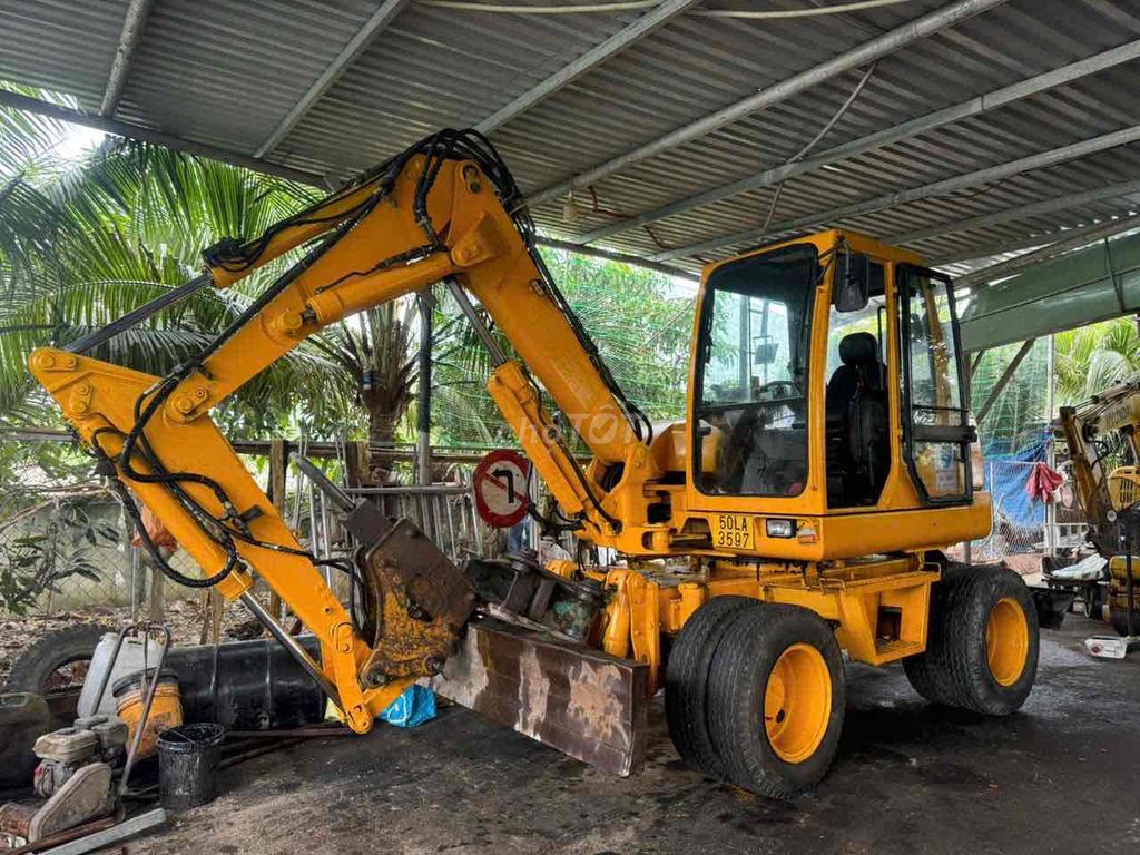 Máy xúc Komatsu 50LA-3597 Vàng. Mua bán Phương tiện khác tại Huyện Củ Chi Tp Hồ Chí Minh được đăng bởi Phạm Công Nhựt hình 1