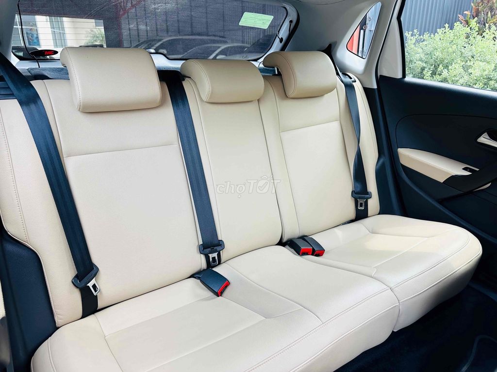 🔥 Volkswagen Polo Hatback Trắng 2020
