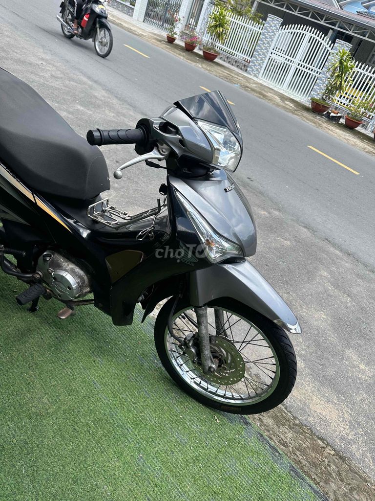 Honda Future xăng cơ 2012 máy êm ấm áo liền lạc. Mua bán Xe máy tại Huyện Thới Lai Cần Thơ được đăng bởi Trường nguyễn hình 4