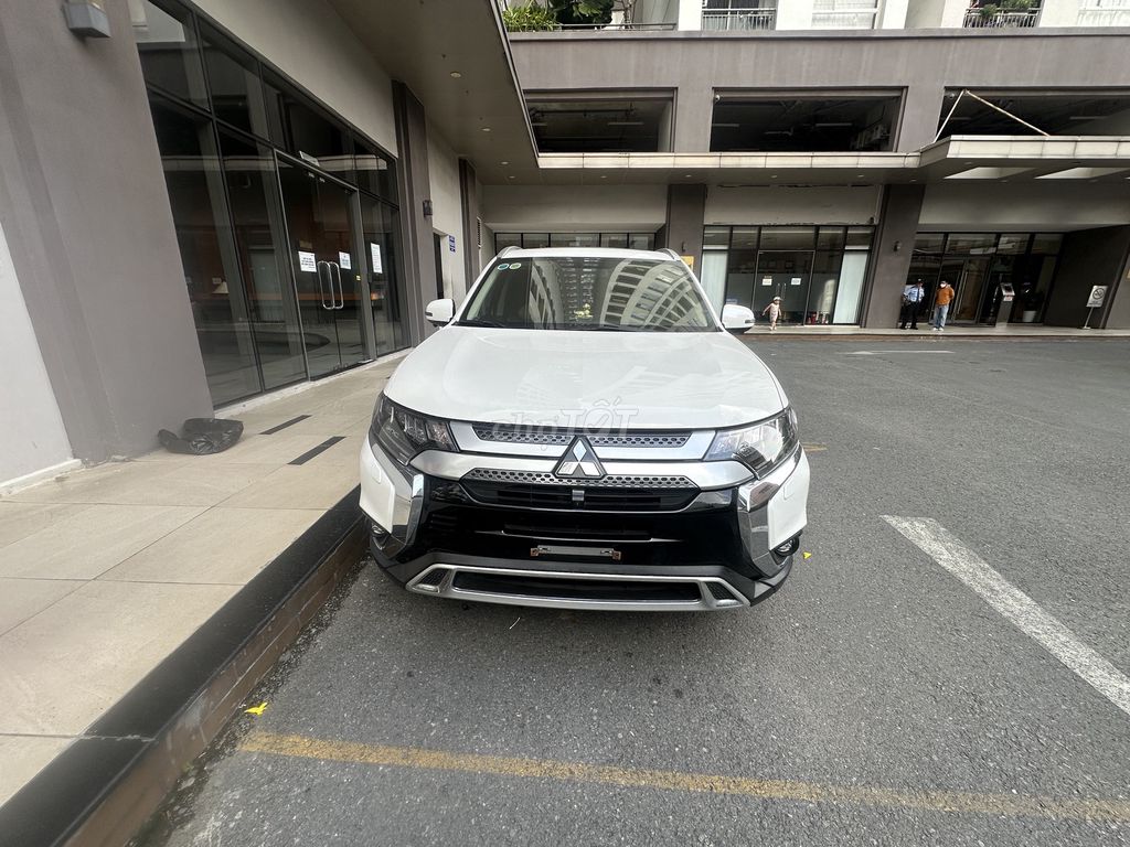 mitsubishi outlander premium. Mua bán Ô tô tại Quận Tân Phú Tp Hồ Chí Minh được đăng bởi Huynh Bui hình 3