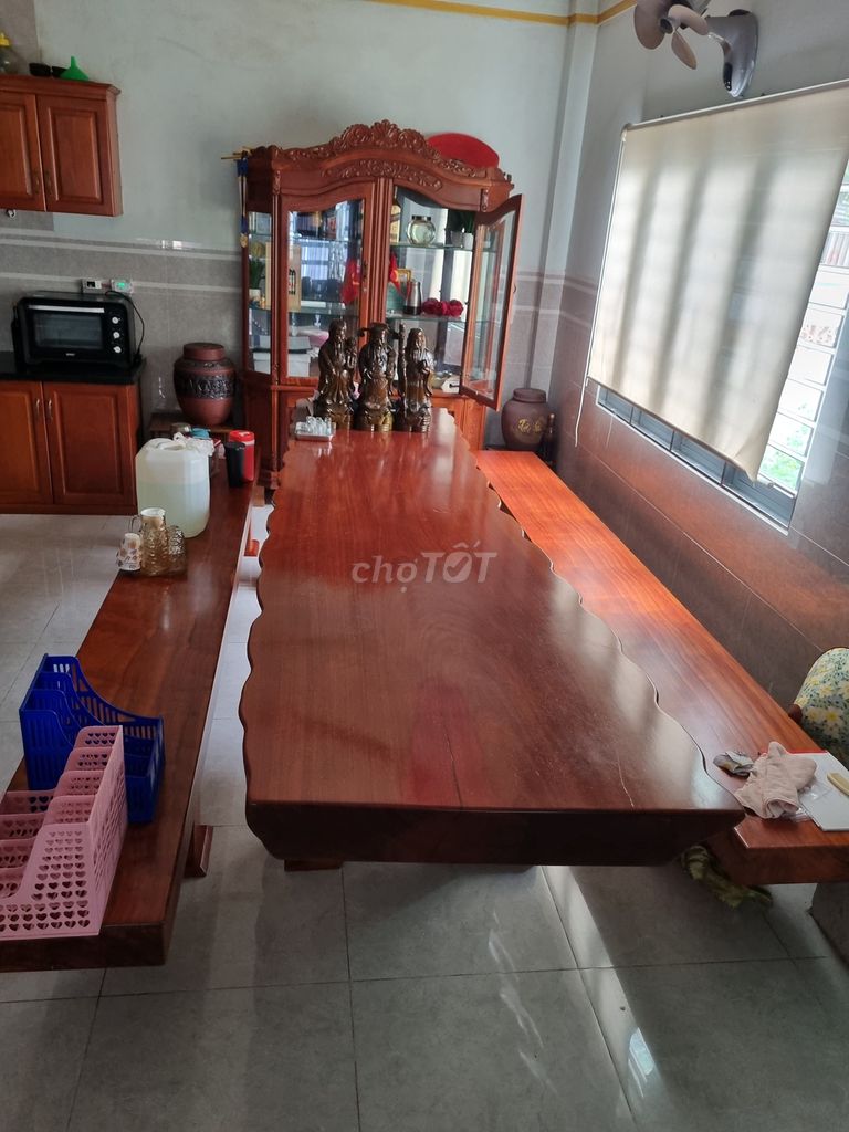 Bàn ghế Gỗ Nâu. Mua bán Bàn ghế tại Thị xã Bến Cát Bình Dương được đăng bởi Mạnh Toàn Ngô hình 1