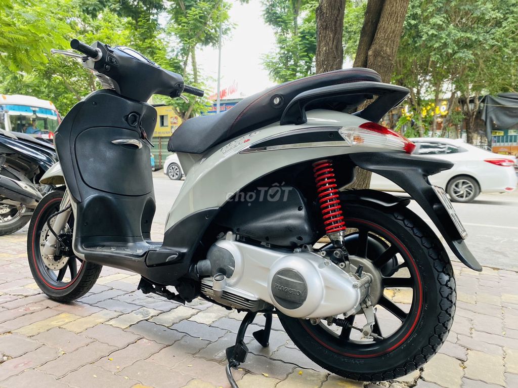 PIAGGIO LIBERTY 125IE TRẮNG CHÍNH CHỦ BIỂN 29. Mua bán Xe máy tại Quận Nam Từ Liêm Hà Nội được đăng bởi Hoàng Lan hình 2