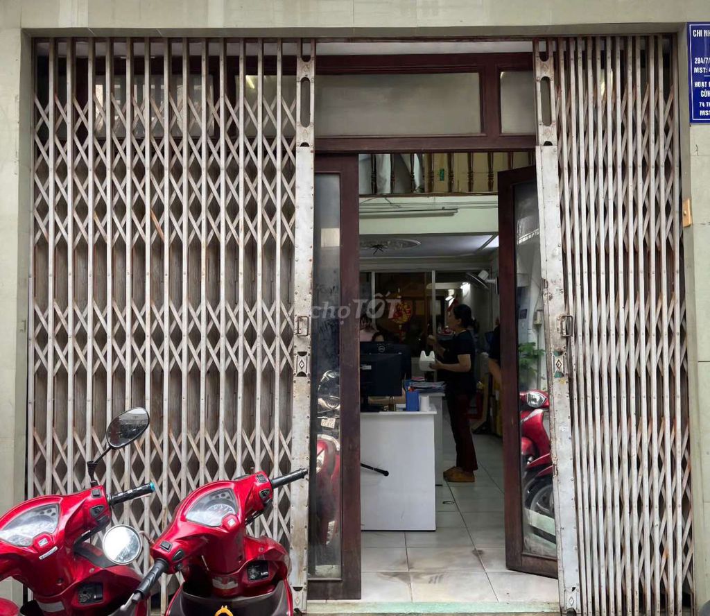 2 bộ cửa cũ qua sử dụng  sắt 300kg + Gỗ xoan đào). Mua bán Nội thất, đồ gia dụng khác tại Quận 10 Tp Hồ Chí Minh được đăng bởi pham thi hình 1
