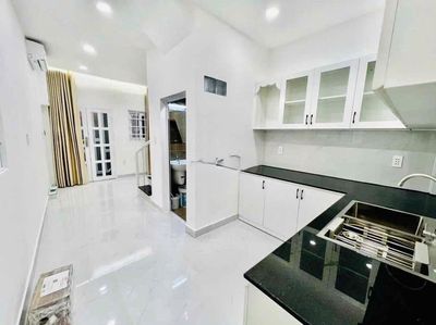 Rent · 2 bd · 24 м² · Quận 1, ул. Đường Cô Giang