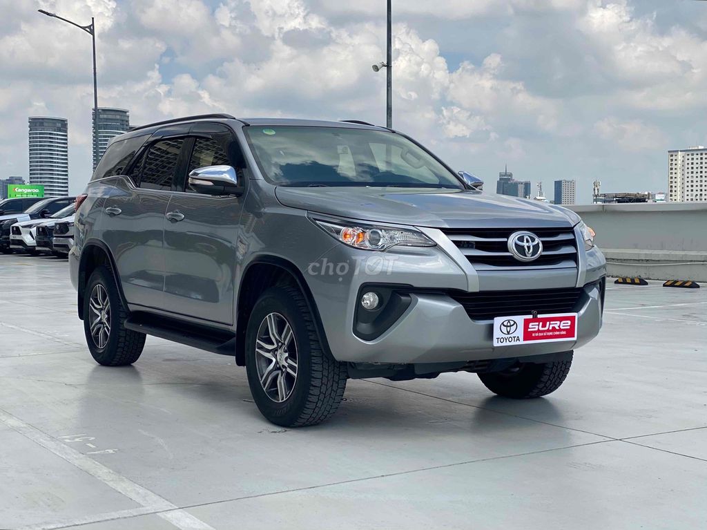 Toyota Fortuner 2017 2.4G MT Bạc