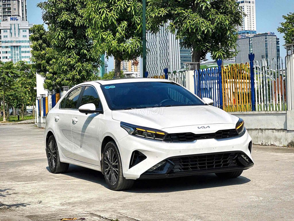 Kia K3 2.0 Premium 2023 Белый СВЕРХКРАСИВЫЙ