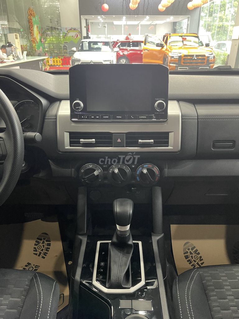 Mitsubishi Triton - Giảm 100% thuế trước bạ. Mua bán Ô tô tại Quận Long Biên Hà Nội được đăng bởi Mitsubishi Long Biên hình 7