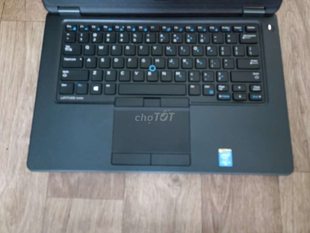 Dell latitude i5 5300 RAM 8H HHD 500G