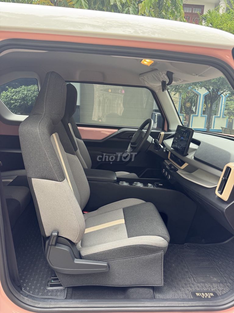 VF3, biển TPHCM, Hồng Phấn, lướt 7.100 km, quá MỚI. Mua bán Ô tô tại Quận Bình Tân Tp Hồ Chí Minh được đăng bởi VÕ LONG HẢI VinFast Chevrolet hình 9