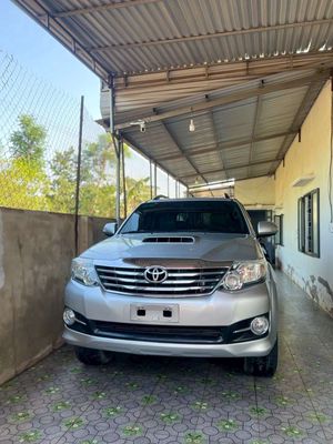 Toyota Fortuner 2015 Số sàn Bạc
