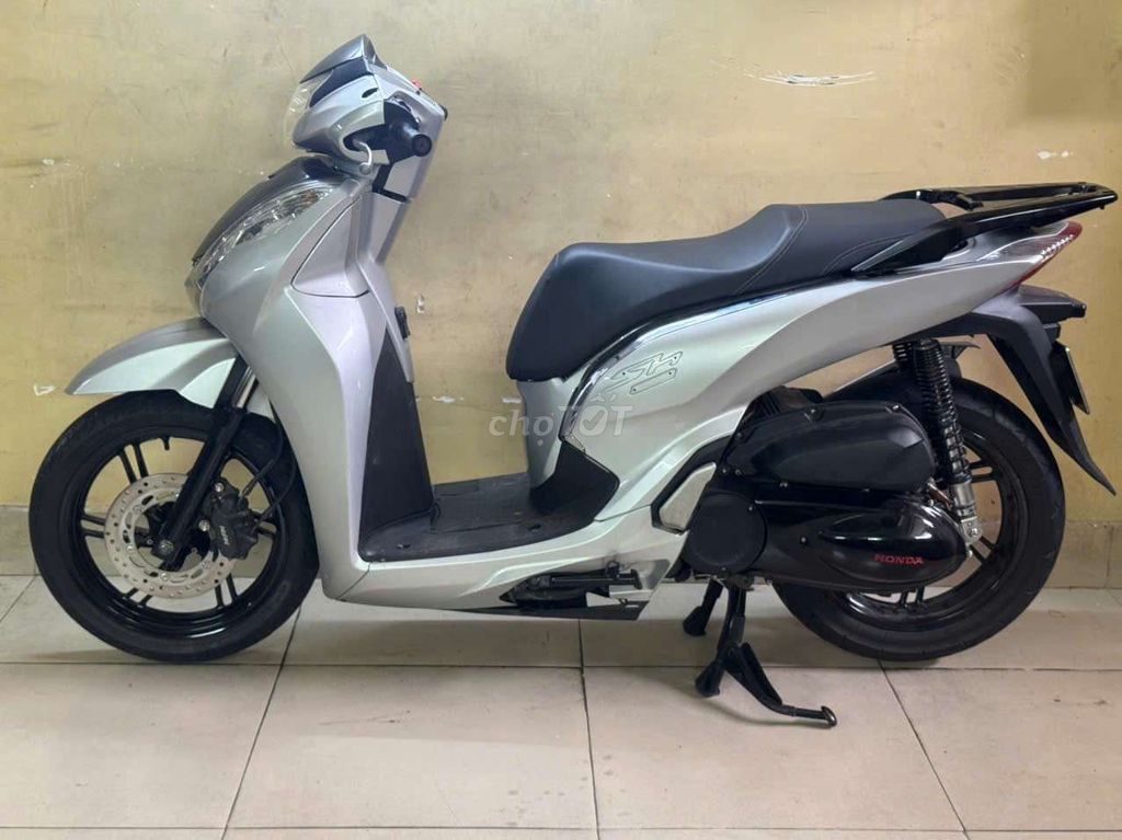 Honda SH 300i ý 2007 up 2016 Bạc. Mua bán Xe máy tại Quận 8 Tp Hồ Chí Minh được đăng bởi Nguyễn Trọng An hình 2