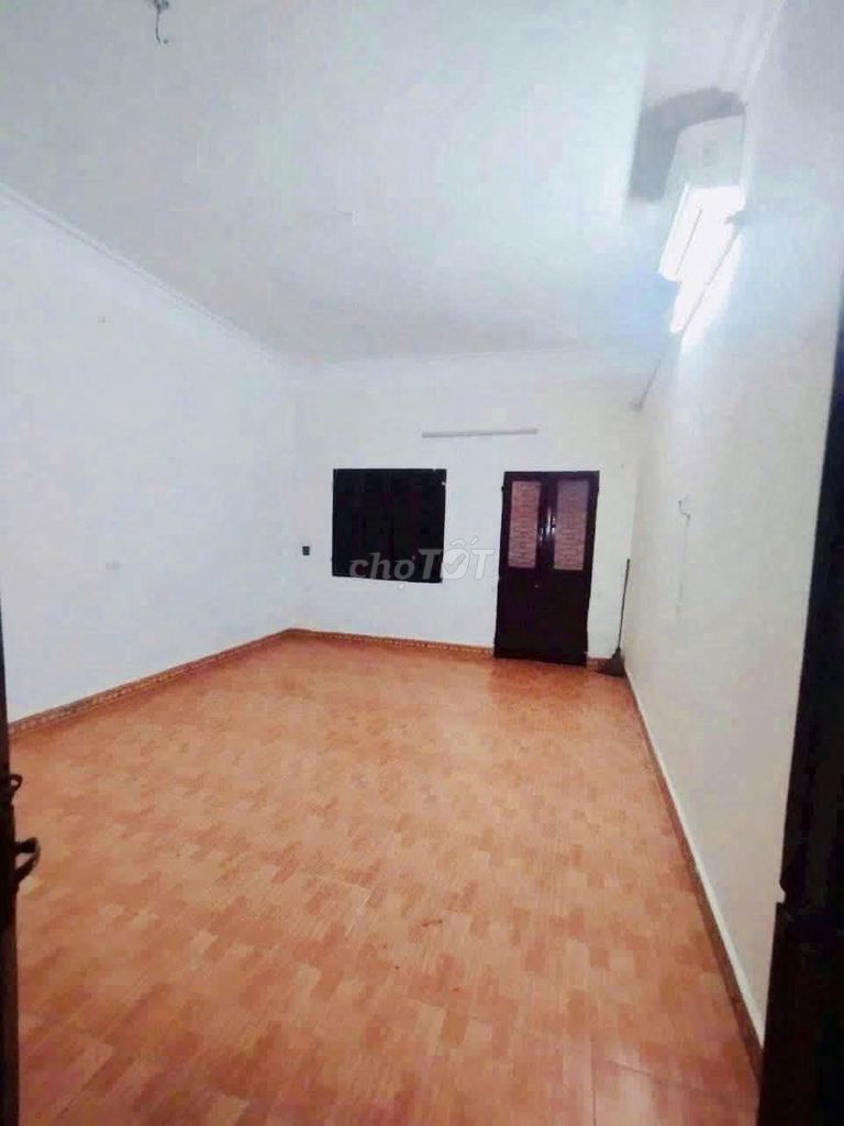 Дом целиком, Нгок Кхань, Бадинь, 35 кв.м на 3 этажа