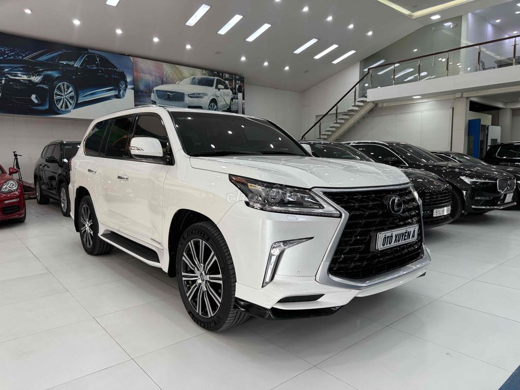 Lexus LX570 2018 Trắng 93000 km. Mua bán Ô tô tại Quận Tân Bình Tp Hồ Chí Minh được đăng bởi Nguyễn Văn Lâm hình 2