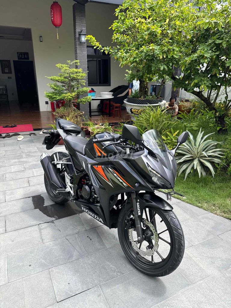 Honda CBR150 2019 Đen nguyên rin chuẩn lướt 9k km
